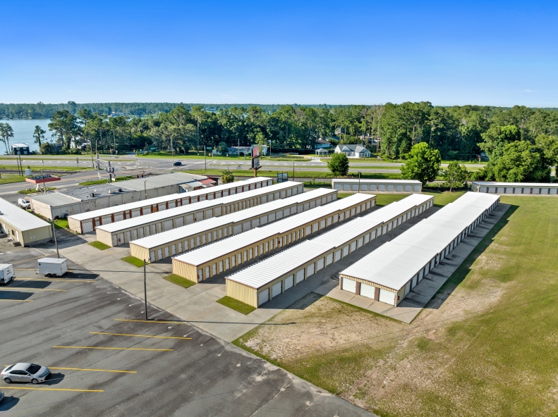 freeup storage lake park - driveup units